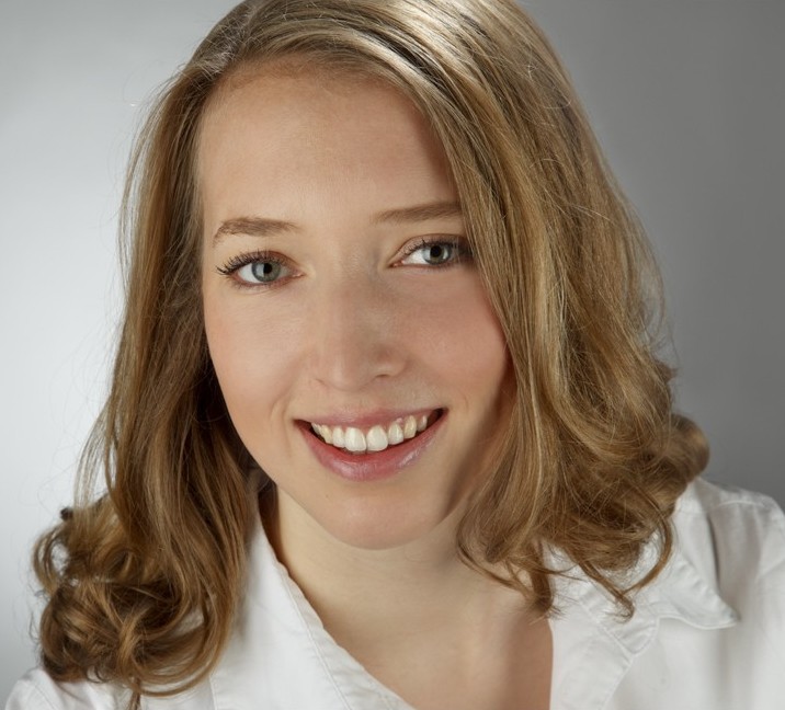 Frau Carolin Esposito